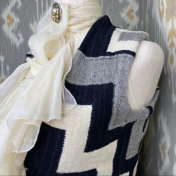 Ralph Lauren Black, Gray & Ivory Southwest Knit Sweater Vest - Picture 9 of 16